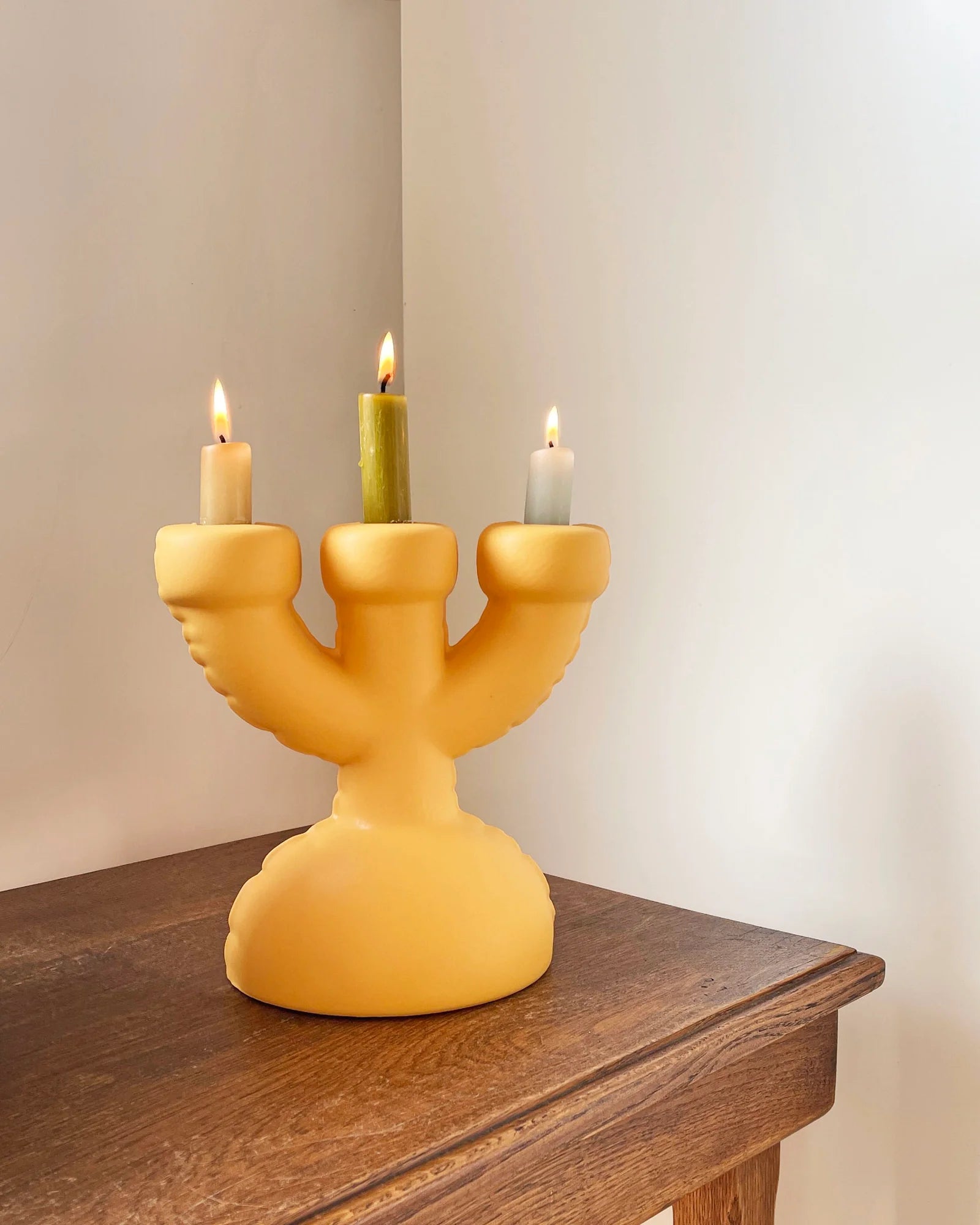 Eric Candelabro